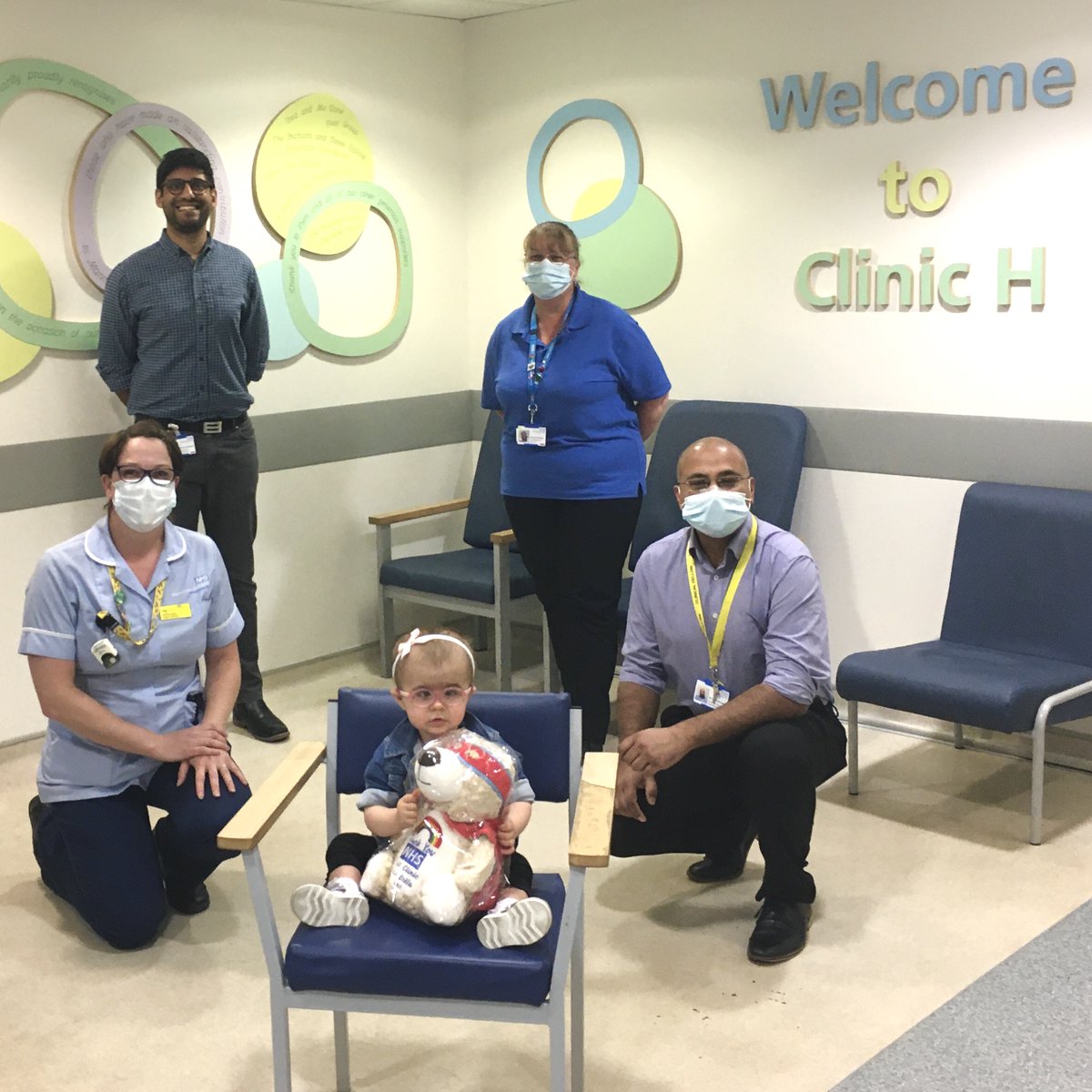 ManchesterREH's tweet photo. Staff in Clinic H received a very welcome present this morning from one of our patients, Bella, who has been visiting us regularly and wanted to say 'Thank You' for the team's hard work and care. 

Thank YOU, Bella, for this lovely kind gesture. It means a lot. 🤗

#ThankYouNHS https://t.co/c9VwuRuNcq