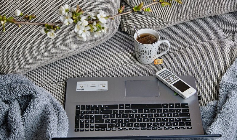 Te mostramos algunas de las ventajas y recomendaciones sobre cómo gestionar de la mejor manera posible el #teletrabajo de la mano de nuestra neurocoach <a href="/CoachingOnFocus/">Coaching On Focus</a> <a href="/EvaPrados1/">Eva García Hernandez</a> muysegura.com/teletrabajo-mu…
 
#confinamiento #coaching #COVID19 #teletrabajo