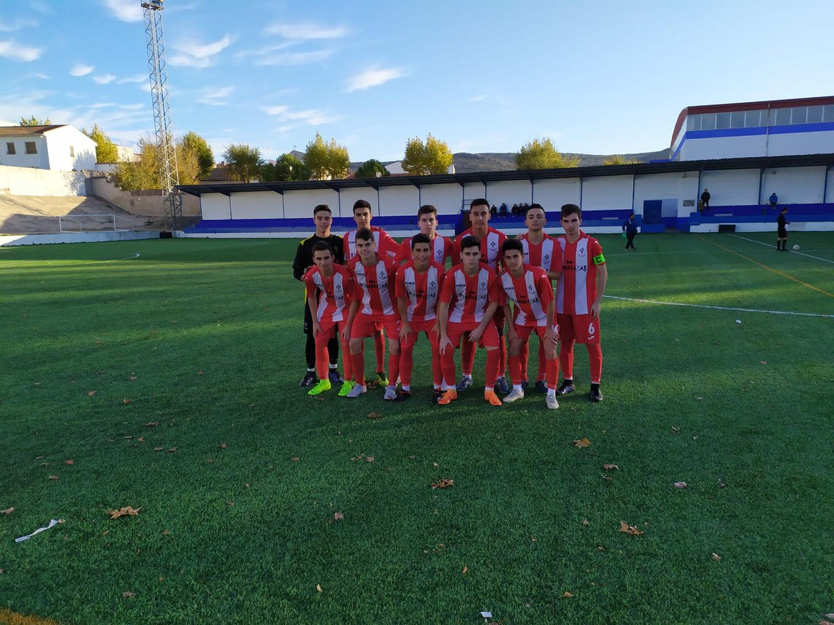 INFANTESJV's tweet photo. Finalizamos la Temporada 19-20 con un sabor agridulce. Dada la situación actual que tenemos en España causada por el Covid-19 se ha llegado a la suspensión de la liga. Desde aquí le mandamos un fuerte abrazo a todos los clubs a los que hemos sido enfrentados este año. https://t.co/2InWjCHqa4