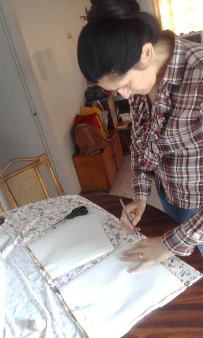 CarmenCarreroS's tweet photo. #6May Munic. Cardenas #PaloGordo partic. Gélida Mira, Diana Niño y Yanet Arellano ACTIVAS en casa (lunes y martes) elaboración Patrones Confección Pijamas y Batas, orientación de MTP Yoenny Sánchez, coord. del  #IncesTextilParamillo #Tachira #FormacionIncesEnCasa @WuikelmanAngel https://t.co/NsSZFGkLwq