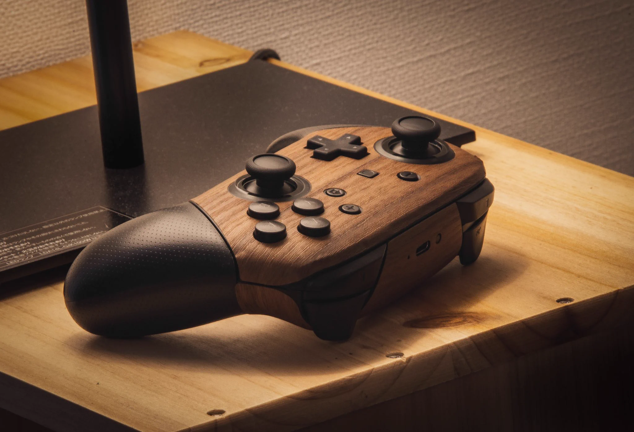 Switchに木目シールを貼ってみると？オシャレなインテリアに早変わり！