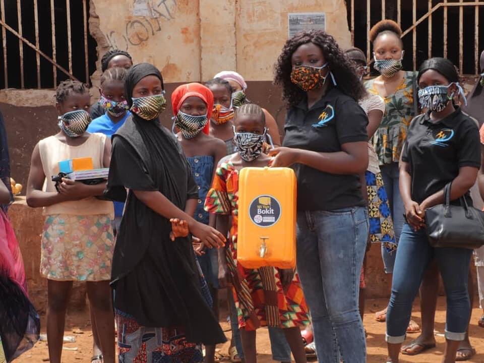 girlz_empowered's tweet photo. 1/3- It’s such a fulfilling feeling to partner with Media Initiative for Women &amp; Girls Empowerment on their community engagement through their  ‘Media for girls in slum communities project’ on d proper use of face mask, hand-washing measures... https://t.co/IUnhS9eT7J