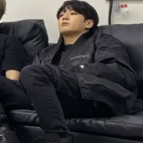 taetaction's tweet photo. can we all agree that jeon jungkook https://t.co/Ku9AtFyGLE