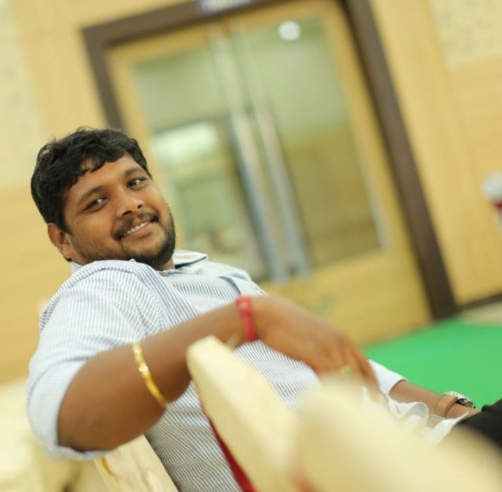 JupakaSumanth's tweet photo. మంచి మనసున్న పదిమందికి సాయపడే గుణం ఉన్న కంచర్ల సాయి భార్గవ్ చైతన్య(TNGO's కొత్తగూడెం జిల్లా ఉపాధ్యక్షులు &amp; ఇల్లందు ఎమ్మెల్యే హరిప్రియ గారి PA) కు పుట్టినరోజు శుభాకాంక్షలు 💐💐💐💐🥳🥳🥳  @DindigalaRajen1 @haripriyatrs @BhargavChaitan3 @haripriyatrsyld https://t.co/d6MOT5jqqZ