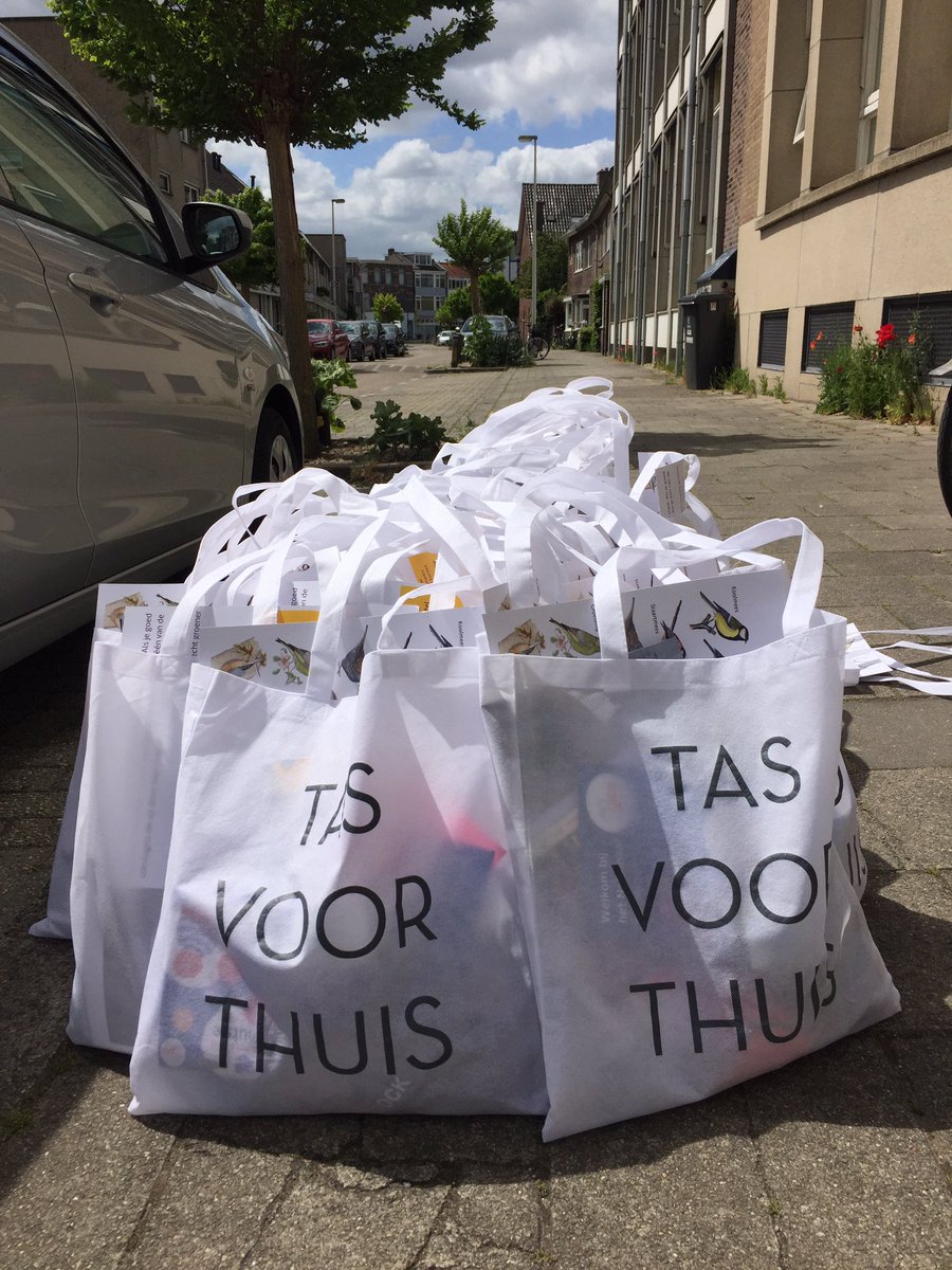 Voor #ouderen een #tasvoorthuis Een beetje afleiding in #corona tijd #DOCKUtrblijftincontact  <a href="/Sport_Utrecht/">SportUtrecht</a> <a href="/DOCKUtrecht/">DOCK Utrecht</a>