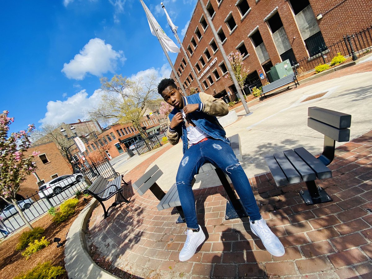 bash_ada_'s tweet image. WHO GOD BLESS NO MAN CURSE🙏🏽🦅