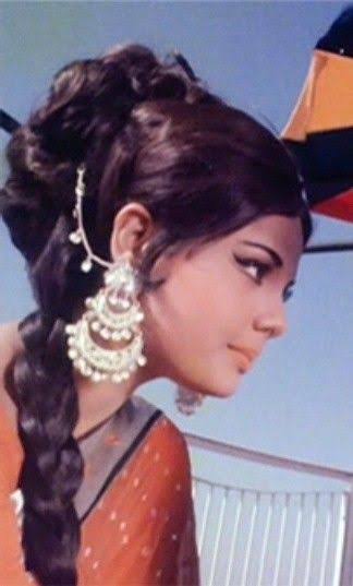 the way Selena Gomez kinda looks like Mumtaz in my head, a thread :