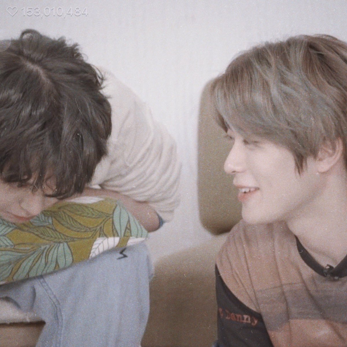 jaedoloops's tweet photo. who wouldn’t love to see jaehyun staring  lovingly at doyoung https://t.co/bTuqbkj8f7
