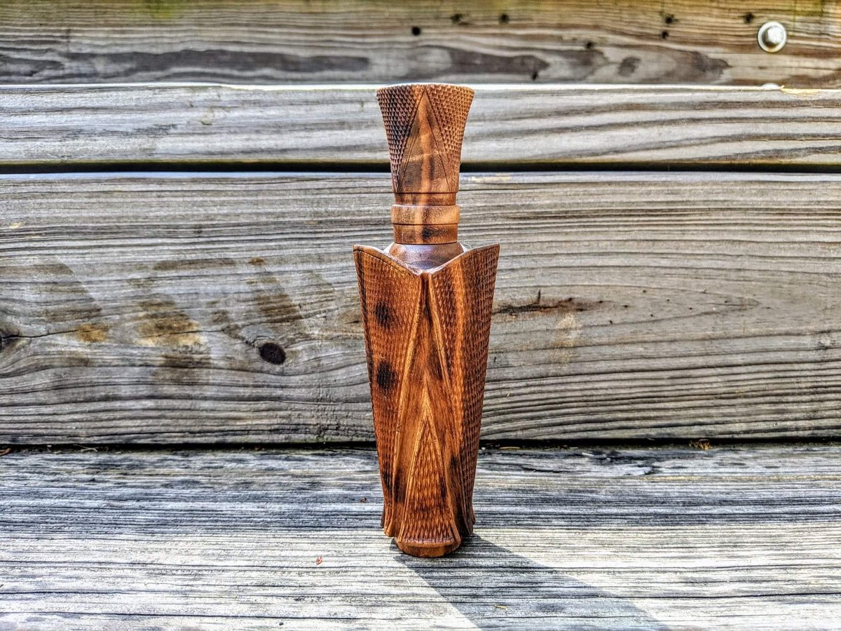 DJCallsCo's tweet photo. Another cool checkered call out of walnut, 9 checkered panels with 18LPI.
This is a bigger call. https://t.co/Th3GHKOGWp