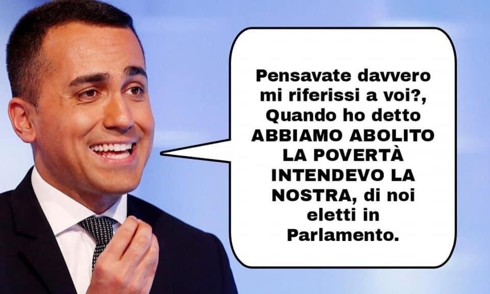 LegendeZurbaine's tweet photo. questo coglioni di @luigidimaio  credi che resterà al governo per una vita .....
inizia a fare le valici ! che tornerai a casa tra poco !
mi dispiace per credeva in lui ma va la messa ben profonda !
#MovimentOnesti https://t.co/gEWw9t37kU