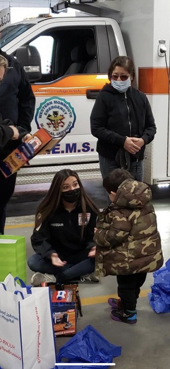 Sonny_Hoss's tweet photo. @CGtwelve_ My sister @gianna_hossain saving lives out here, and working nonstop during this pandemic #ProudaYou https://t.co/iSRLtpbNto