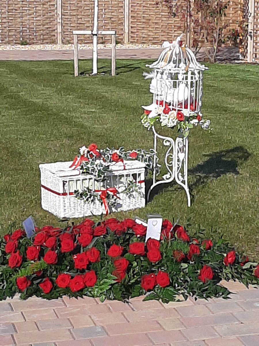 JudyCutt1's tweet photo. A few funerals last year, a beautiful way to remember your loved one.  This can be done at home, at the Crematorium or Cemetary subject to restrictions. https://t.co/Xzk62nu0Xa https://t.co/9lgk9VTFMC