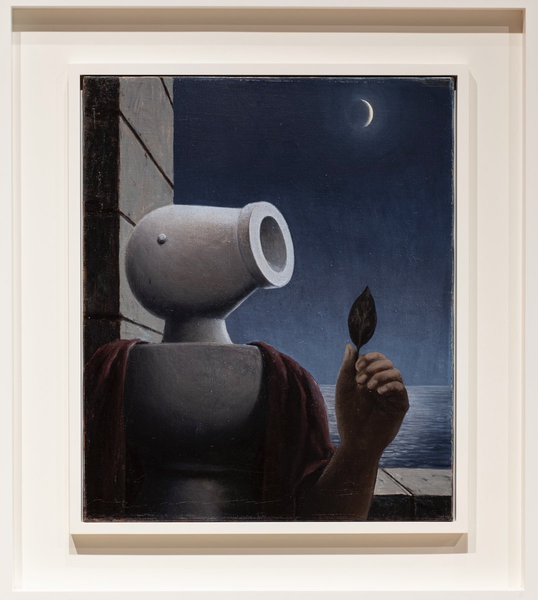 jsmauo's tweet photo. ⁣#MasterworksMonday ✨ As is typical for Magritte, the scene is a collection of motifs repeated throughout his career; it serves as a reminder that although knowledge may seem within our grasp, there is little we can truly know with certainty.
[#RenéMagritte "Le Cicérone" 1948.] https://t.co/wDaqjkloP7