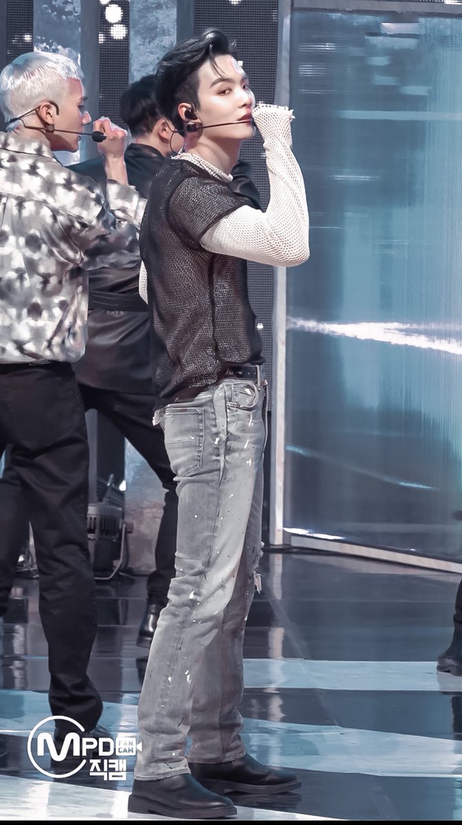 retouch_jr's tweet photo. 🤯

#김종현 #JR #뉴이스트 https://t.co/K3Fopllafk