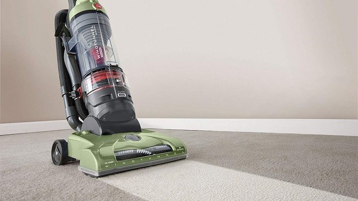 HoffToTheTouch's tweet photo. @McJesse It's pronounced "vacuum". https://t.co/qWDsyKfUuv