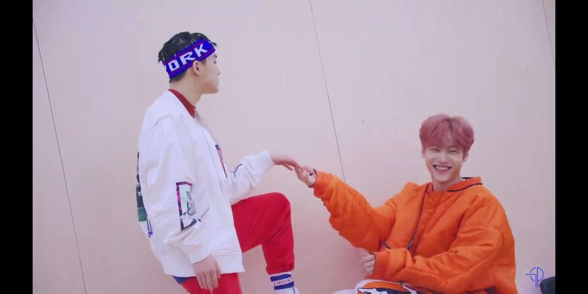 gemmyMCND's tweet photo. Minjae proposed Bic (?) 😮😂😂
P/s: Minjae's smile and laugh is so pretty
#Hey_You #HeyYouMinjae #HeyYouBic #HeyYouMCND #Minjae #Bic #bestsmiling #bear #bestvocalist #bestdancer #weloveMCND #MCND #ROTY @McndOfficial_ https://t.co/2vxLvpvmaa