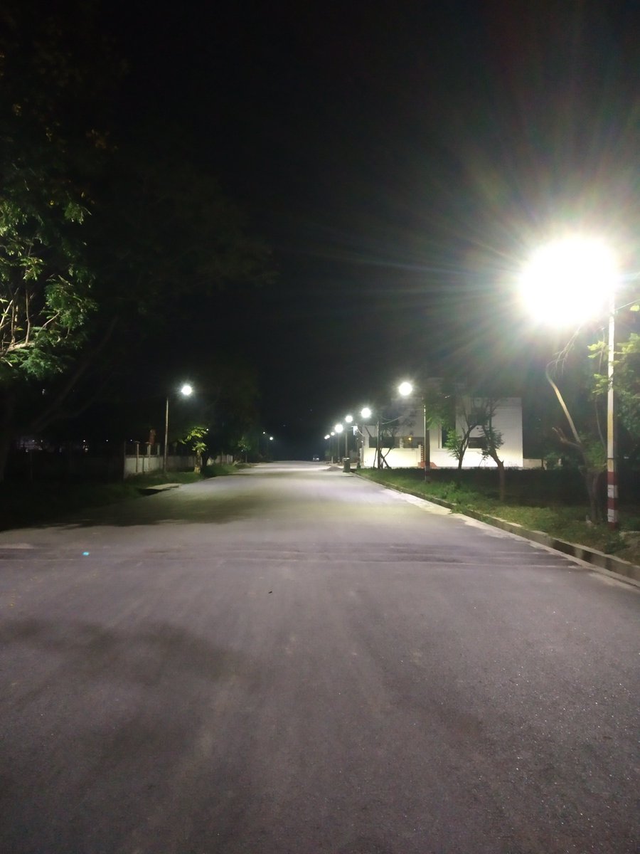 harshmishra504's tweet photo. In this pandemic, our team keeps the way illuminated, which is helpful for our corona fighters
कोई बांध न पाये तेज बहता पानी
अंधेरे को चीरती उम्मीद की कहानी
#IndiaFightCorona 
ULB:Lucknow https://t.co/w9OY57bo5i