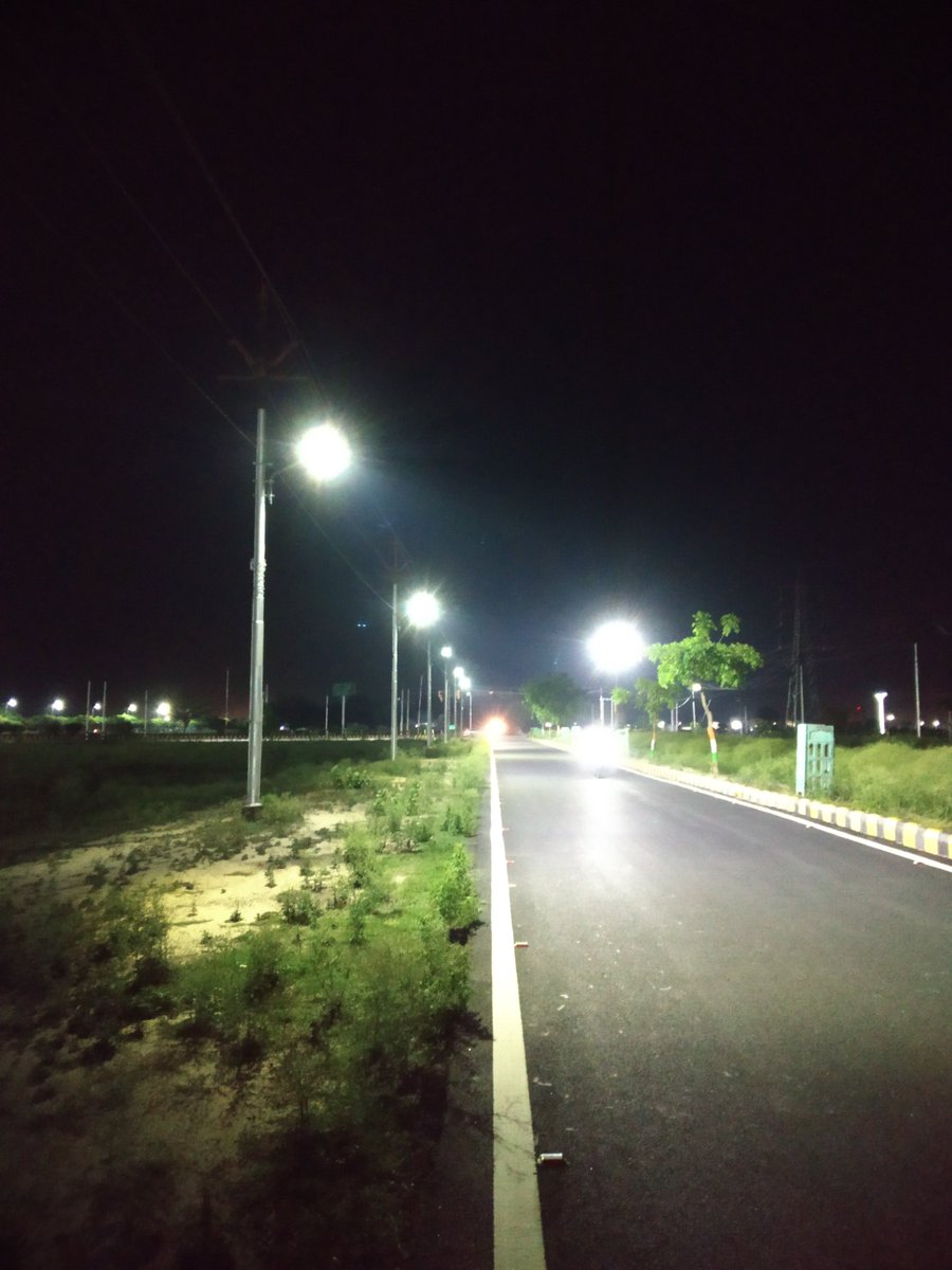 harshmishra504's tweet photo. In this pandemic, our team keeps the way illuminated, which is helpful for our corona fighters
कोई बांध न पाये तेज बहता पानी
अंधेरे को चीरती उम्मीद की कहानी
#IndiaFightCorona 
ULB:Lucknow https://t.co/w9OY57bo5i