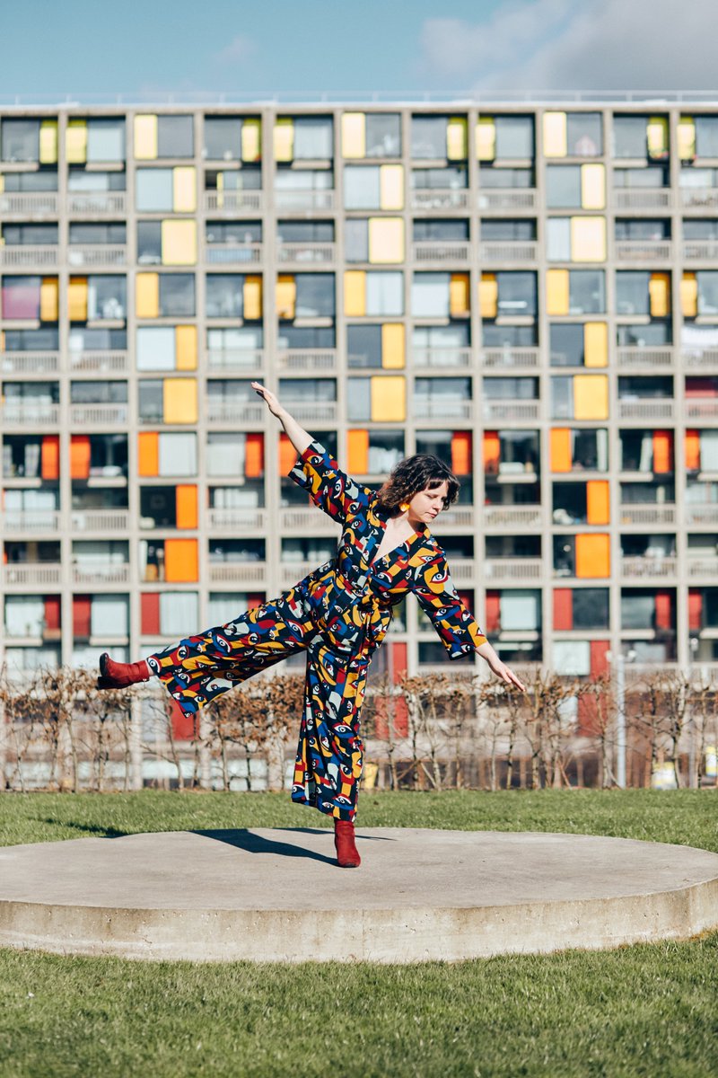 tsarzipan's tweet photo. Before all this craziness I got some new shots done out in the sun 📷 Trouble is I can't decide. Which should I pick? I love them all (Credit @ alexandrawallacephotography - follow her on insta!) xx #poll #openforum #artistshots #independentmusician #parkhill #greatbackdrop https://t.co/gXKN1Udjhj