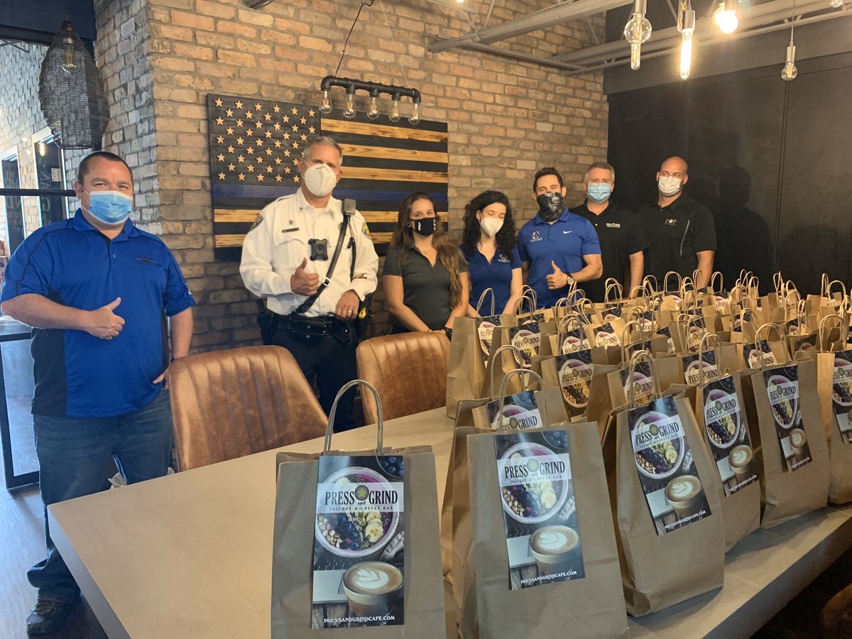 pressgrindcafe's tweet photo. Feeding the Blue - special thanks to @Weinstein_Legal for their generous donation to help us feed another 50 Fort Lauderdale First Responders #heroesworkhere #backingtheblue #supportlocal #SmallBusinesses #community #workingtogether https://t.co/BZWA0vN1Um