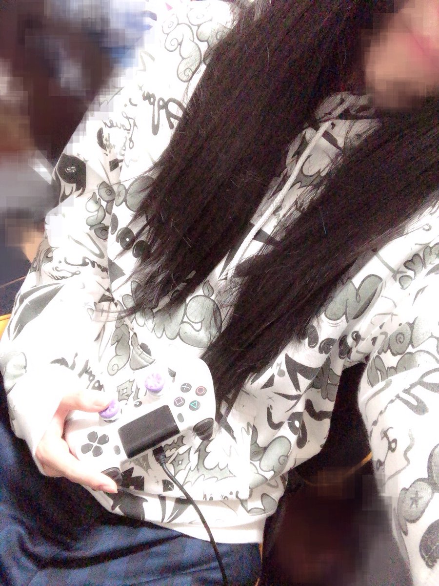 Sirasmaru's tweet photo. ゲームなうー！
水泳とバドミントンやってたからガタイがいいのは許して🙇‍♀️ https://t.co/rhYarzZFJR