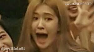 Rosbp7's tweet photo. Me when my crush look at me for 0.0000001 seconds https://t.co/kf1yL95cWE
