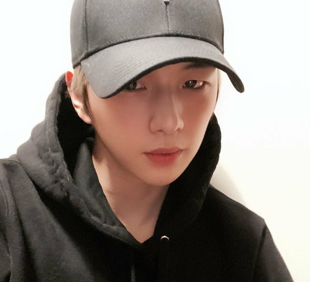 Kangma131's tweet photo. 강다니엘, 다니티의 심장을 베는 날카로운 턱선 [in스타] https://t.co/uVQQ81xW6c

라면드시고 연습실가셨나여?

#OurDearDaniel
#ForeverDanielFans
@konnect_danielk 

#KangDaniel #CYAN 
#강다니엘 #2U https://t.co/GEYXME8K0t