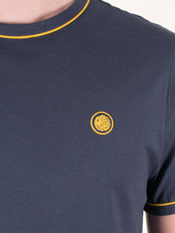 RevolverDN1's tweet photo. Our website is back up and running 🙌
To make up for lost time we’ve put a nice mid season sale on with 25% - 30% off most spring summer casual collections.
FREE UK DELIVERY ON ORDERS £50 AND OVER.
(Please note that deliveries are taking up to 5 days)
https://t.co/Ikj9XMi8J7 https://t.co/6dW5SOVB5u