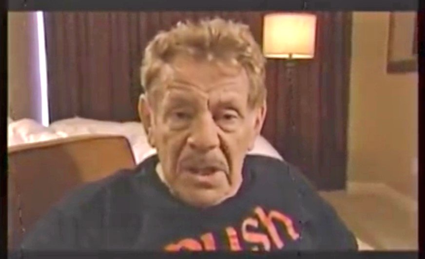 GarlicRush's tweet photo. Did I miss the band?
Where's my man Lerxst?
I hope they play Bangkok
Nah they never play Bangkok
#RIPJerryStiller #SerenityNow https://t.co/d4jjg4hCPm