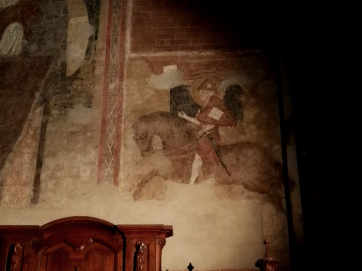 Un affresco duecentesco in Cattedrale raffigura Sant'Antonino, (soldato romano) con fattezze medievali, a cavallo. Incarna un duplice aspetto: quello dell'eroe classico, quasi un'eroe eponimo per la città, ma anche quello dell'eroe cristiano, martirizzato.
#HeroesMW #EroiMW