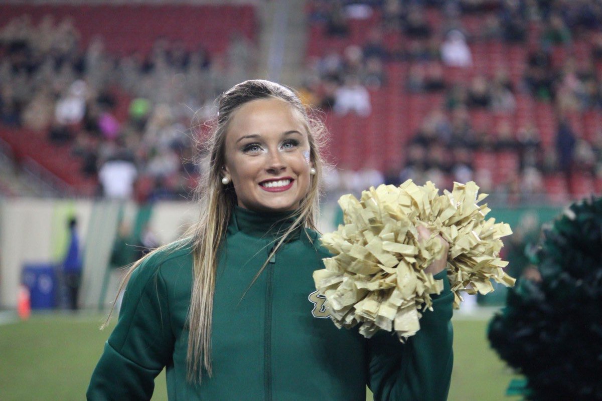 USFAllGirlCheer's tweet photo. We would like to wish a very Happy Birthday to first year cheerleader, Jailyn! We hope you have a great day! ππ #USFAG #GoBulls #HornsUp #USFCheer https://t.co/QlaXOLOzyx