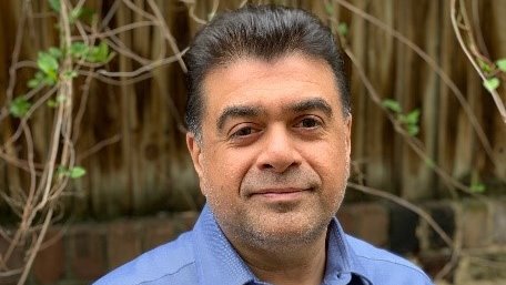SELondonICS's tweet photo. GP practices across south east London are looking at ways that will allow staff to work flexibly during the current COVID-19.
This is the story of how one GP practice with 13,000 registered patients and 10 GPs in Lambeth has done this in just 14 days. 
https://t.co/zKbLahtTCq https://t.co/gS2R3uSO0B
