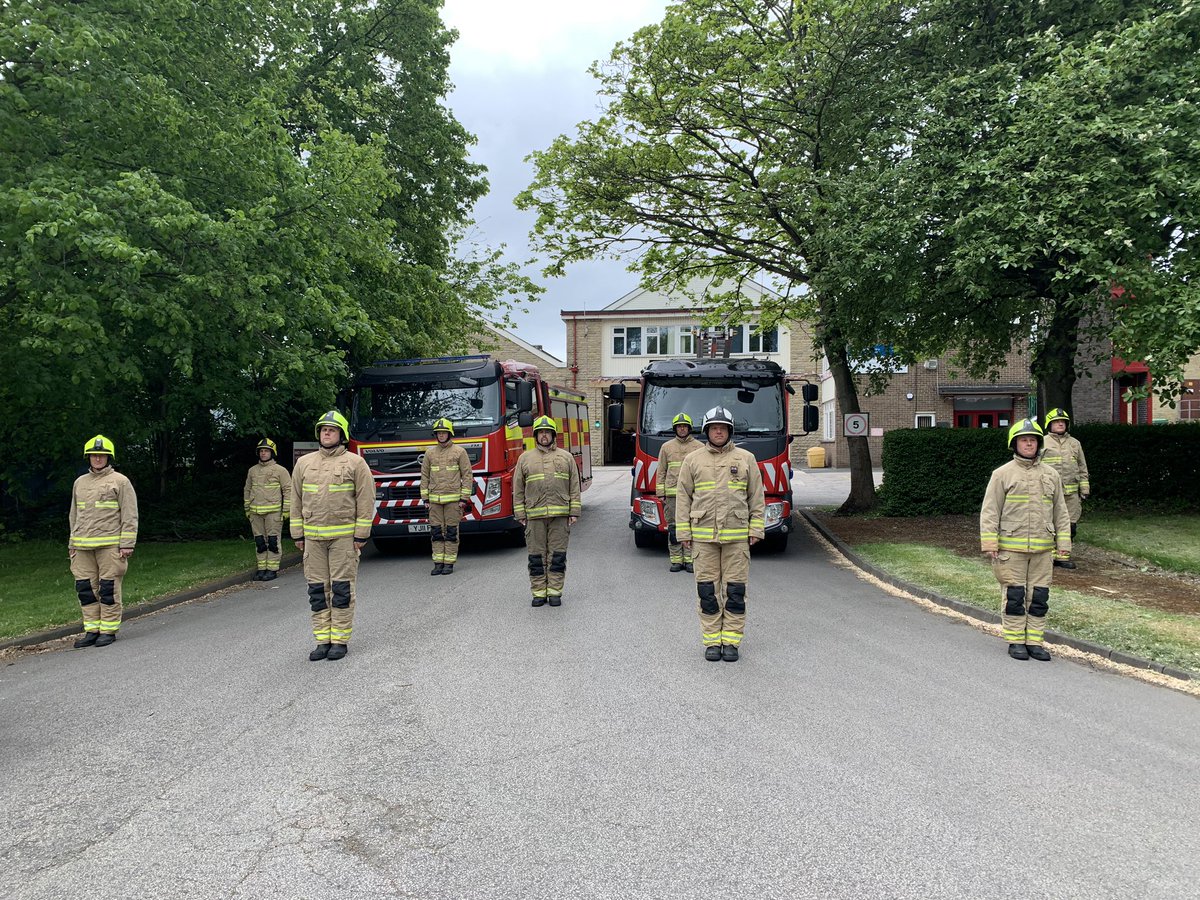 mbleasy's tweet photo. Cleckheaton Green pausing to remember the 56 lives tragically lost in the Bradford city fire. A particularly poignant moment also as we remember our brother FF 4119 Matthew Wood of 62B lost 5 years ago today. #BradfordFire #remembering #FireFamily #999family https://t.co/jDVKt2WiKu