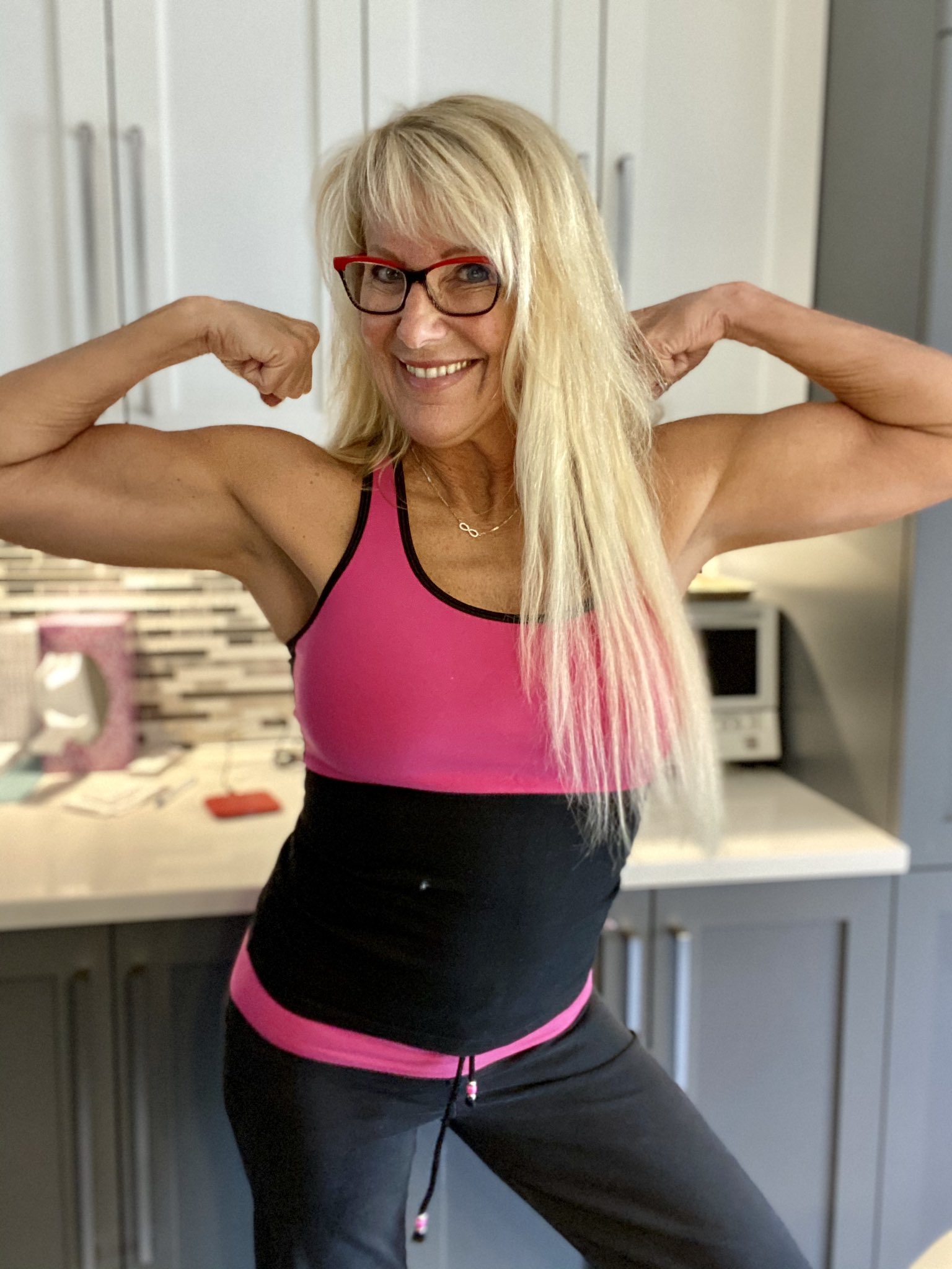 TW Pornstars - 💥Fitcougar Bianca💥. Twitter. I want a pole dance!! There I said it 😁 oh and good