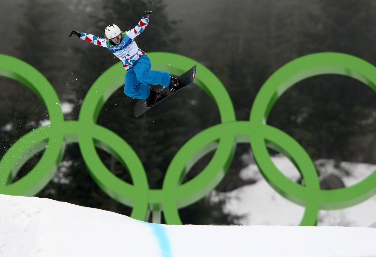 <a href="/NMoenneloccoz/">Nelly Moenne Loccoz</a> says "adieu" to professional SBX. The two-time vice-world champion and SBX team world champion (together with team mate <a href="/TrespeuchChloe/">Chloe Trespeuch</a> ) is joining the retirement family. 
Read more on Nelly's outstanding career here: fis-ski.com/en/snowboard/s…
#retirement