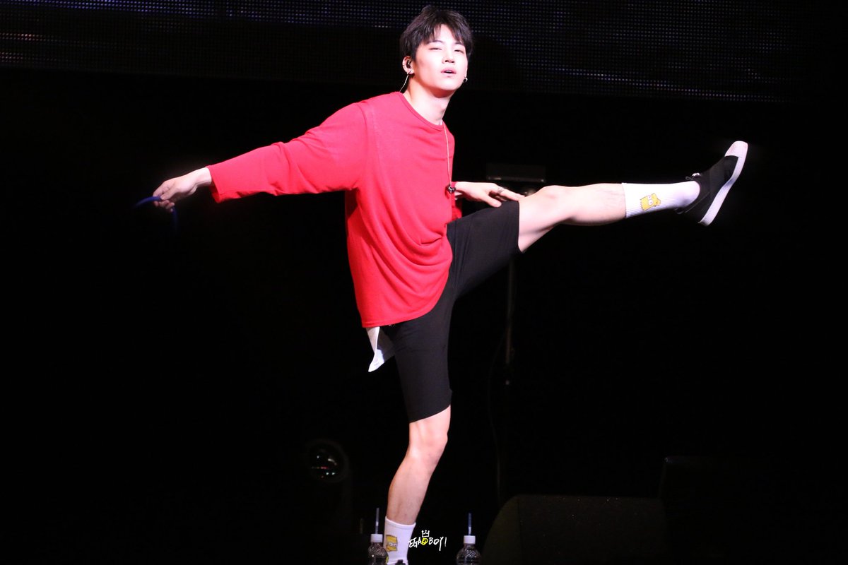 koonnora's tweet photo. Ballet dancer? 🤭

Cr. Owner

#JB #Jaebeom #Def #JayB #Got7 @GOT7Official https://t.co/Y8eFgAePzc