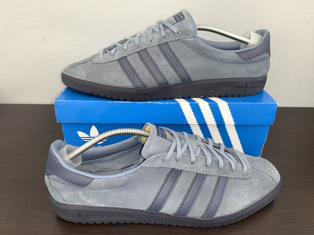 GlisteningKicks's tweet photo. When you’re a size 13.1/2 it’s no surprise you’d want your trainers restoring when you find a comfy pair like @FletchRUFC has. Safe to say these two have a couple more years left now.
Giving your kicks new life 👟✨
#adidasoriginals #southyorksbiz #rotheham #rufc https://t.co/LJyh3Ut8kJ