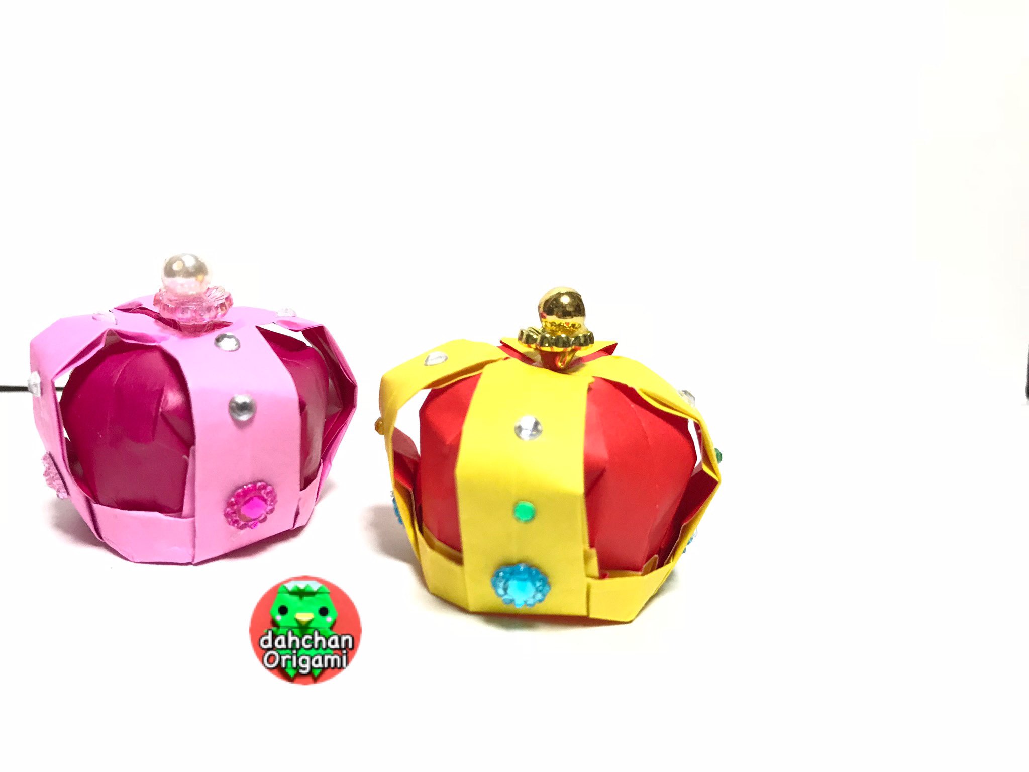 だ ちゃん Dahchan 創作折り紙作家どす En Twitter ココ最近で人気の動画 立体王冠 裏返す作業が大変ですが よくやぶれる T Co Ktdrerl7zs あとからだした音声解説ver でなく こちらの最初の方が再生回数のびてます