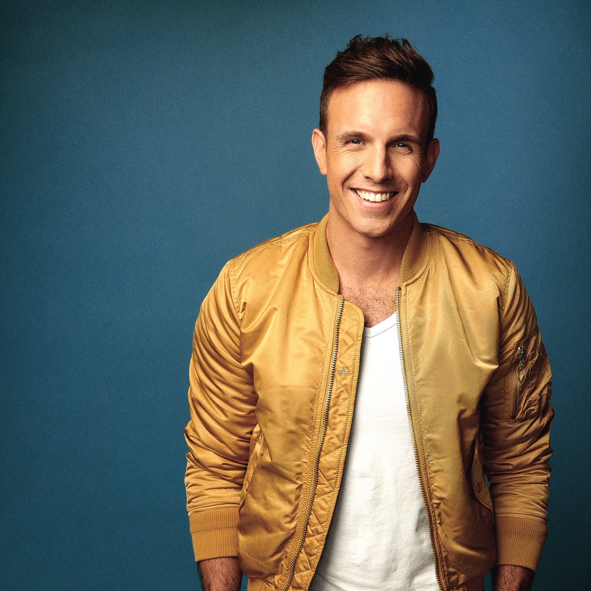 dest_country's tweet photo. Get to know one half of this week's 'Live In Your Living Room' performers, @EricEthridge by reading his in-depth interview with @EFCountry https://t.co/UR7uQ9mdTs #EricEthridge #EFCountry https://t.co/A1zsA1nn1a