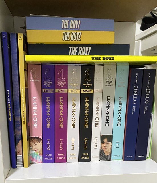 hanwooss's tweet photo. ALBUM SALES ,, SG BASED

clearing my extras and making more space for more 🥵
 
groups skz stray kids , the boyz tbz , wanna one w1 , cix , ateez !! 

pm for more details :> 
prices range from $10-$20 , limited ed albums will be higher 🥺 https://t.co/3n7M1w1UR8