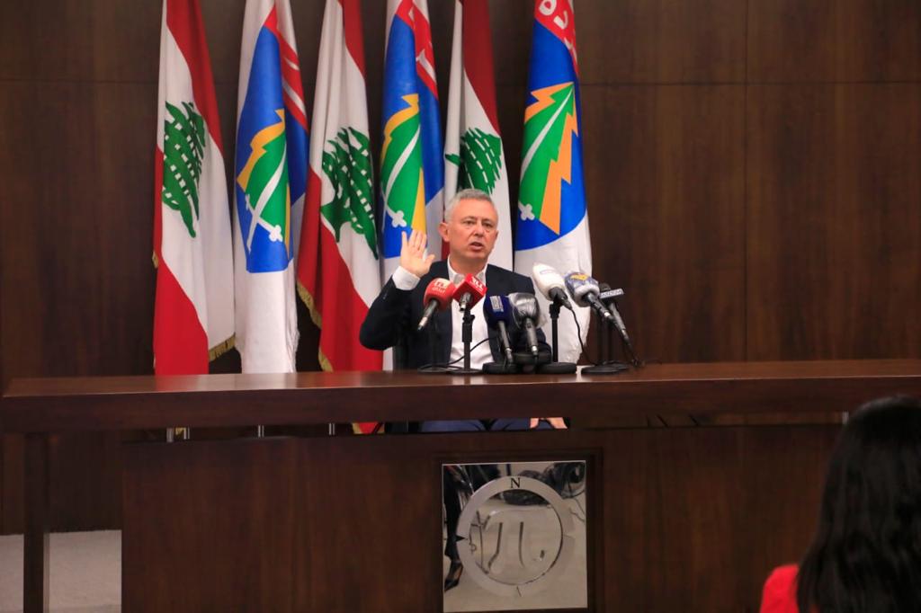 sleimanfrangieh's tweet photo. فرنجيه في مؤتمر صحفي من بنشعي: ضميرنا مرتاح وملف الفيول المغشوش سياسي
https://t.co/LdzdDxwizc https://t.co/FrRvlZmgxE