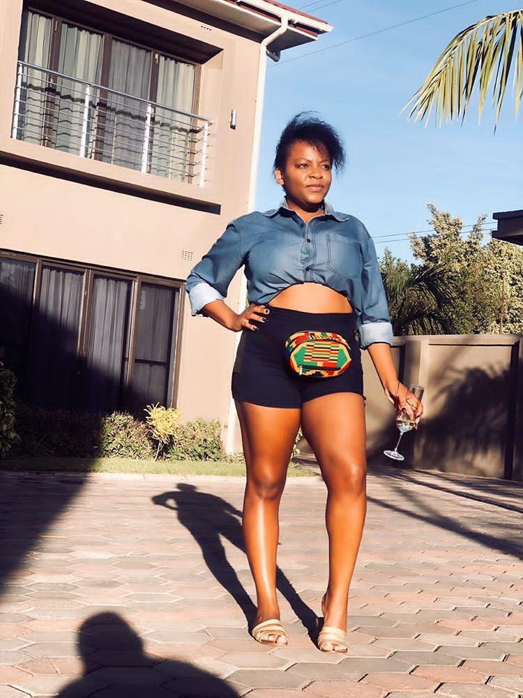 mondePRGirl's tweet photo. Got the legs from my mama! 😉😊
.
.
.
#PRGirl2020 #PRGirlDiaries #NkandaYatu #AfricanButter https://t.co/RA1ulNpUSA