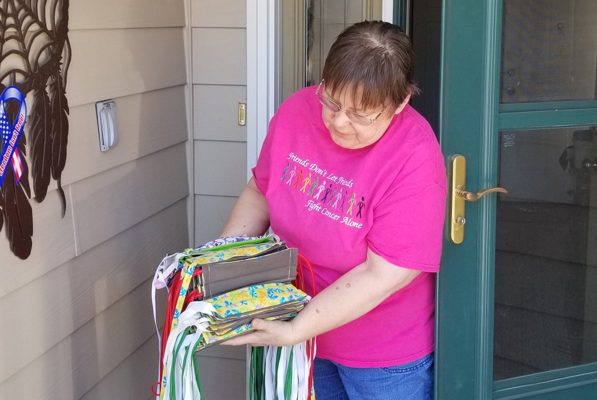 UCHomes's tweet photo. Jody Bebault, a neighbor of Harmony Apartments Manager Renee Kreemer, sewed masks for each resident of the community in Long Prairie, Minnesota. A resident, Joan, donated material to help with the project. #abundantaging #seniorliving #masks4all #inthistogether https://t.co/u9or2F6UDc