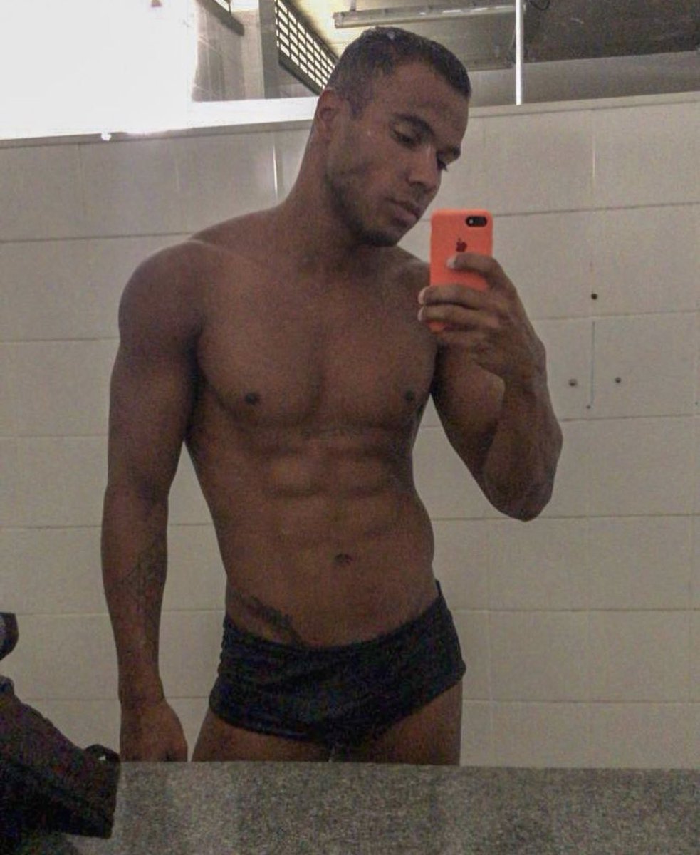 🧏🏾‍♂️