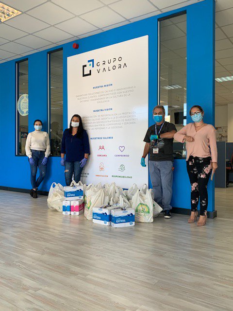 GrupoValora's tweet photo. Desde Grupo Valora hemos querido apoyar a familias Canarias que se encuentran con dificultades para poder alimentarse en un contexto de COVID-19 como el actual, gracias a Sonrisas Canarias 💙 por hacerlo posible. #ODS2 #CompromisoValora https://t.co/bWANyRyCw8