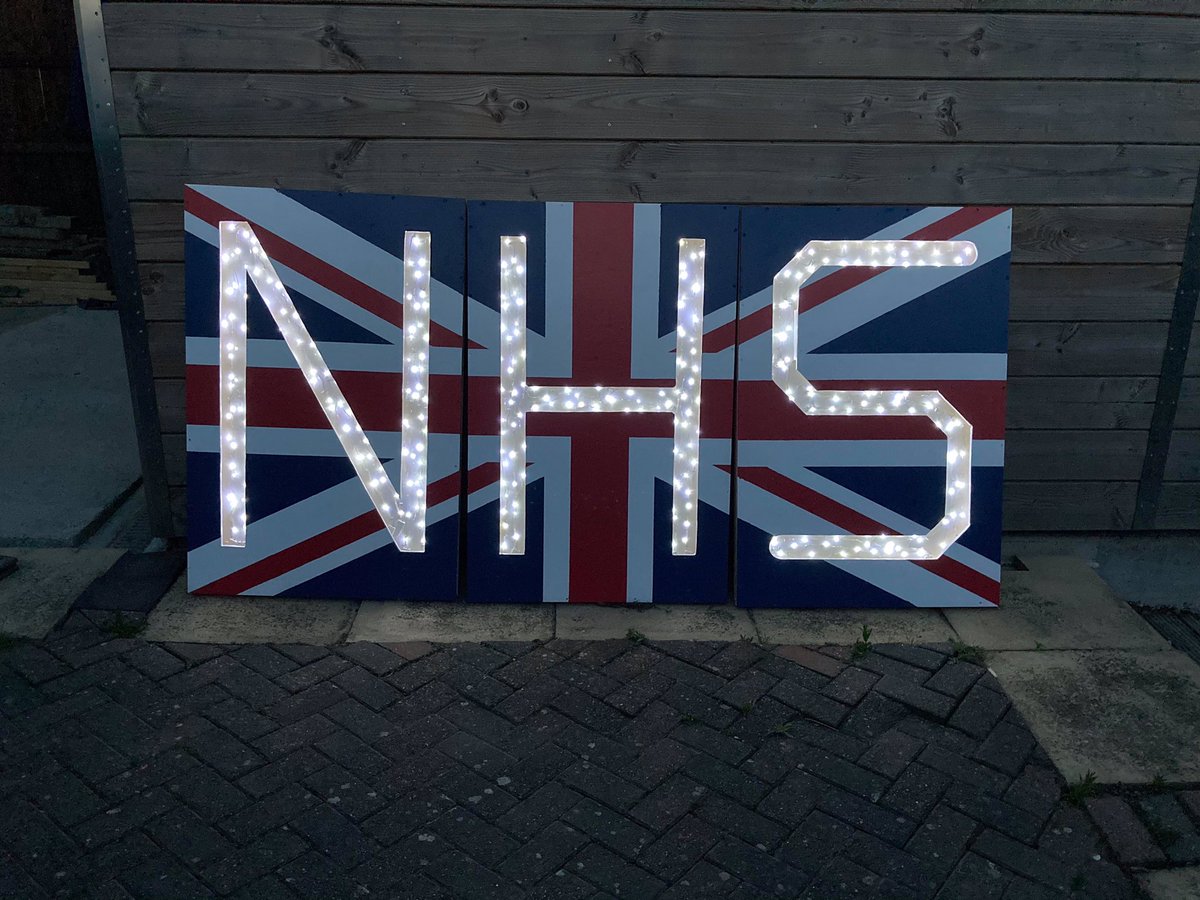 nhslightbox's tweet photo. Bridport companies will be displaying this supersized box over the next few weeks. 📸Let us know where you see it ↔️Social distancing ↔️
☎️Business’s let us know if you would  like to display this light box and sign the backfor the @bridportlockdown memory archives https://t.co/o3fHo50S0q