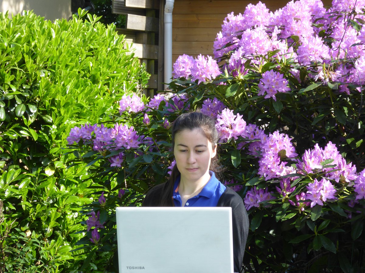 [Portrait]
Evodie, en 2ème année Licence Économie-Gestion à l'Institut de Management <a href="/UBS_universite/">UBS_universite</a> campus Tohannic #Vannes actuellement en examen (6 épreuves cette semaine, on lui souhaite bon courage) revient sur son confinement et ses cours à distance
www-facultedseg.univ-ubs.fr/fr/actualites/…