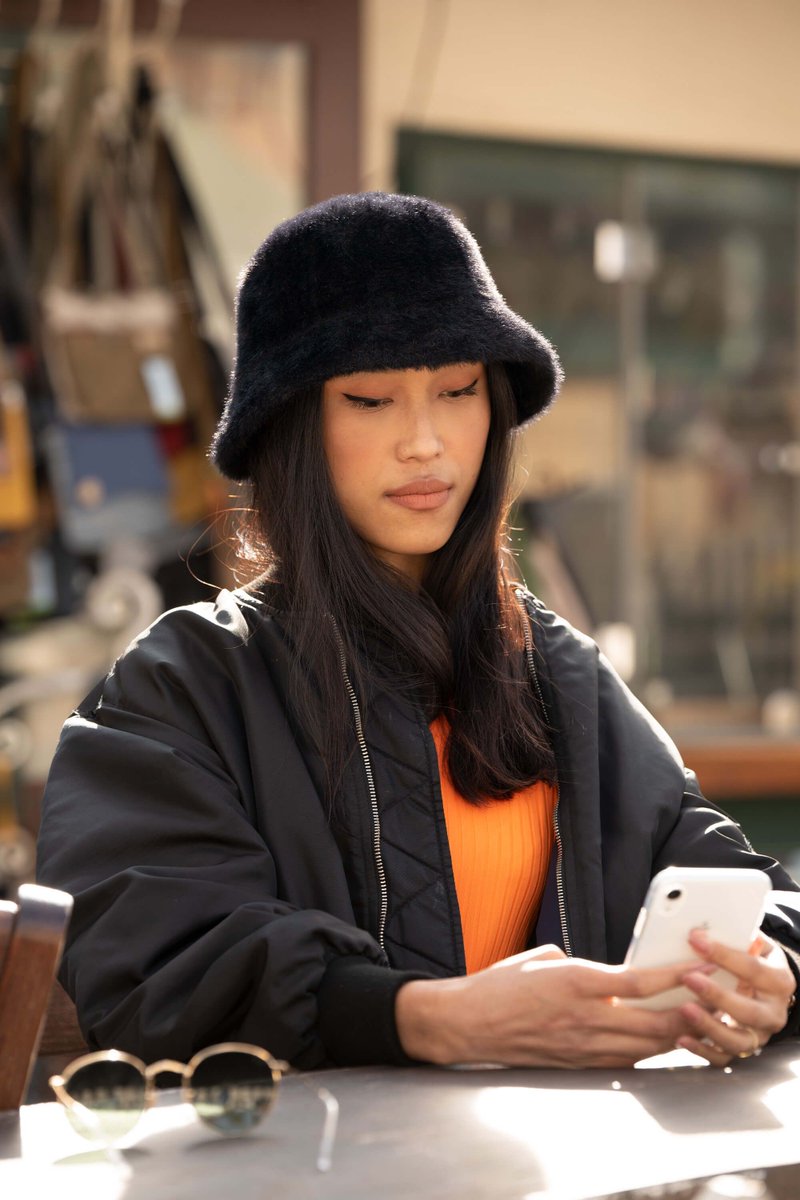 monthdayyear_'s tweet photo. READING LIST | Squadded Shopping Party, a new platform developed by a former L’Oréal brand manager wants to make e-commerce social by letting users shop online in groups. https://t.co/aOsQnu8jZL https://t.co/fYkBriz9z1