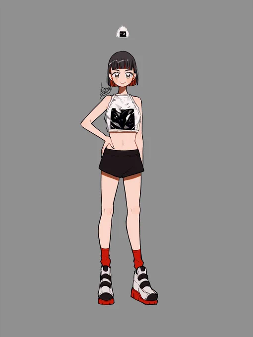 ラップに包まれたおにぎりとプチプチに包まれたグラスの服 