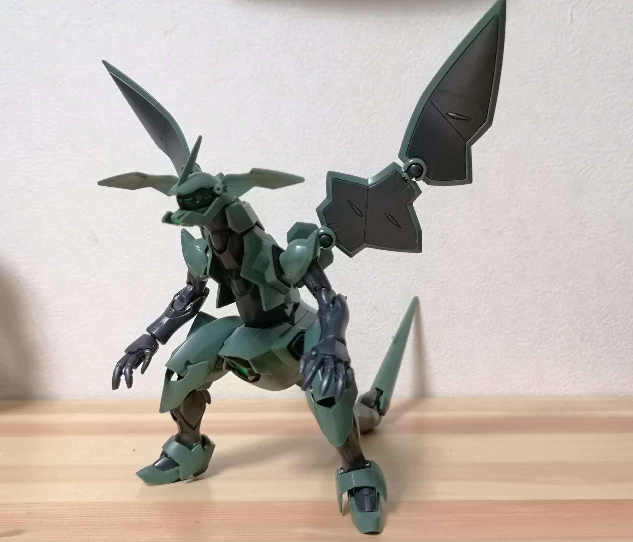 もちぞら模型店 先週再販されていたものを入手し作りました ダナジンです ガンプラ離れした怪獣体型 オンリーワンのダナジンはボリューム 値段 造形とおすすめの一体ですね スーパー系ガンプラとブンドドしてアニメや特撮風にして遊ぶのもおすすめ